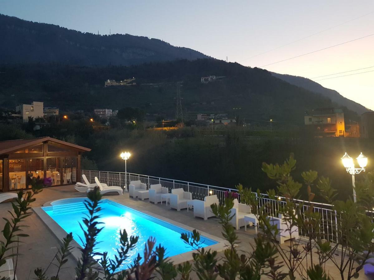 Villa Catie Кастеламаре ди Стабия Екстериор снимка